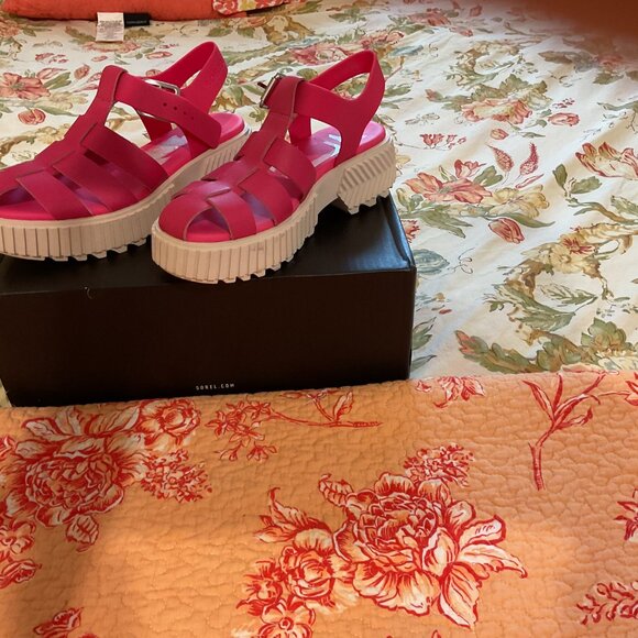 Sorrel Leather Sandals - Picture 2 of 2